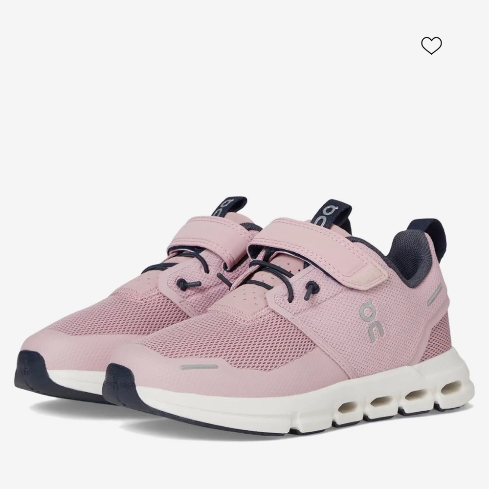 On OnCloud Kids Sneakers in Zephyr